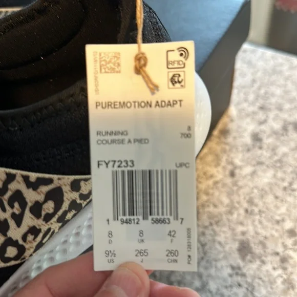 Adidas pure motion adapt size 91/2, black with leopard - Picture 5 of 5